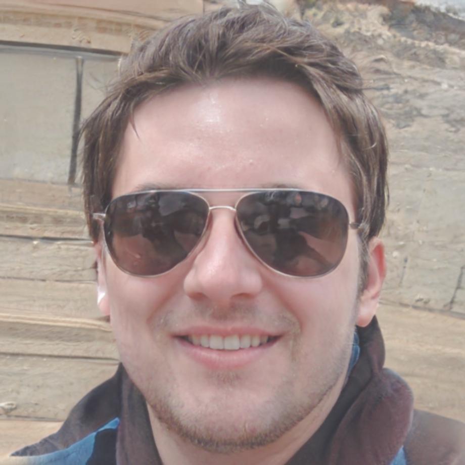 Retrato profesional de instructor experto en fiscalidad